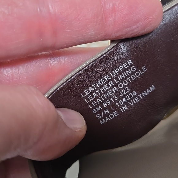 Tory Burch Taupe and Gold Sandals. Size 6M. Like New Condition. - Picture 12 of 12